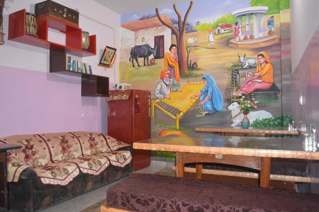 Azure Family Paying Guest House Варанаси Экстерьер фото