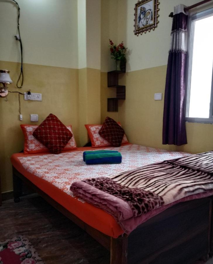 Azure Family Paying Guest House Варанаси Номер фото